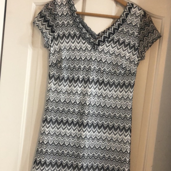 Women’s Maxi Chevron Dress Medium - Picture 2 of 7